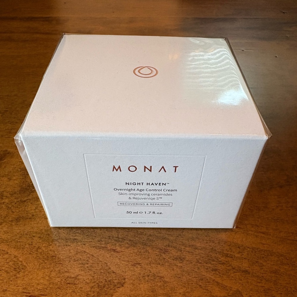 Monat Night Haven